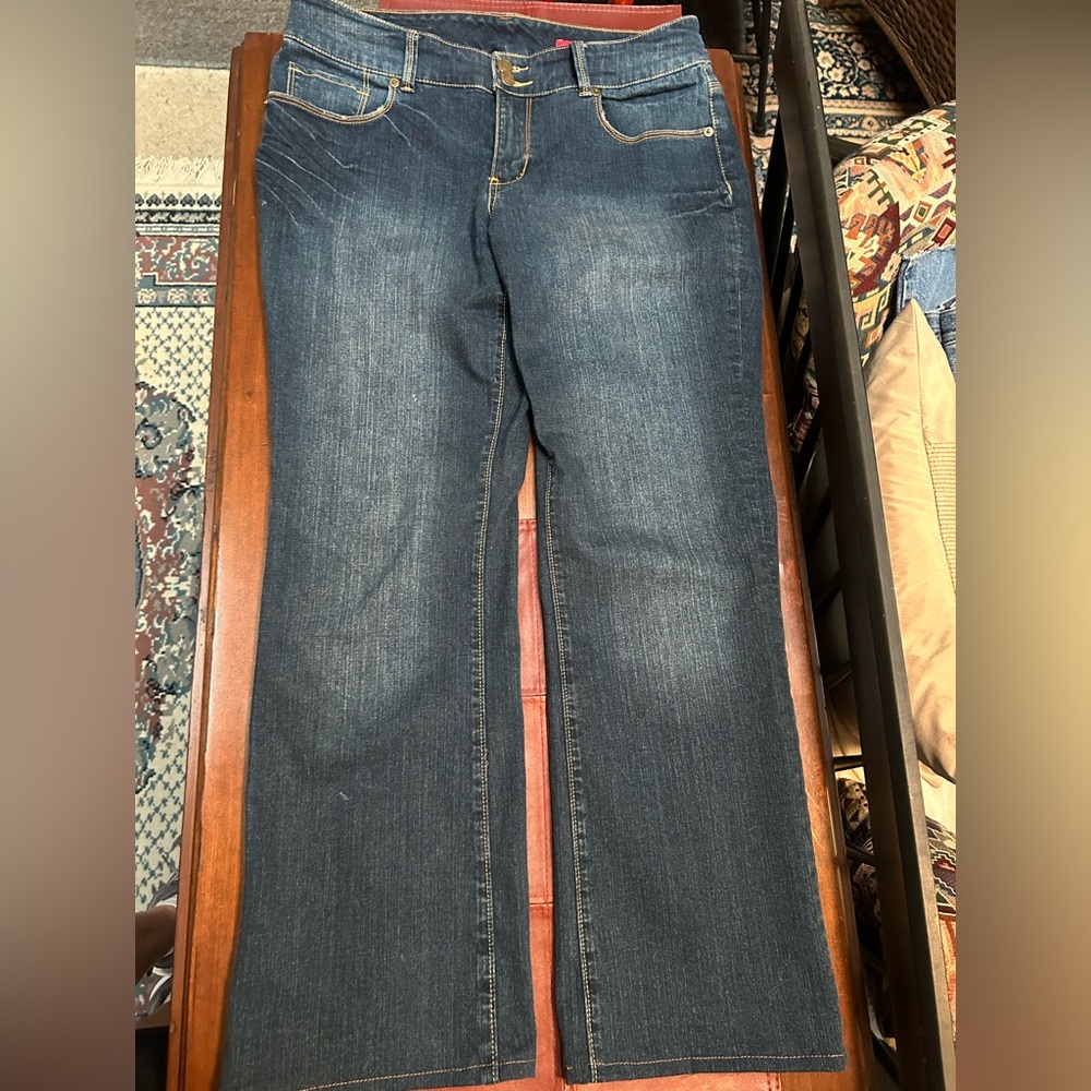 Seven7 women’s Bootcut Jeans - Dark Blue. Sz 14. Look brand new!